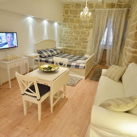 Studios Villa Rossella 4 Ровинь Номер фото