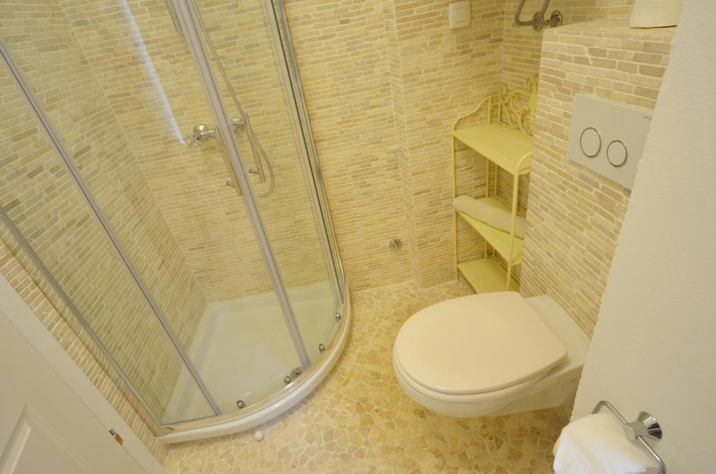 Studios Villa Rossella 4 Ровинь Номер фото