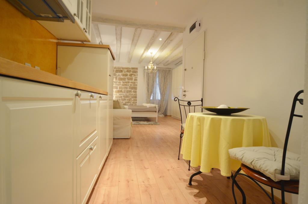 Studios Villa Rossella 4 Ровинь Номер фото